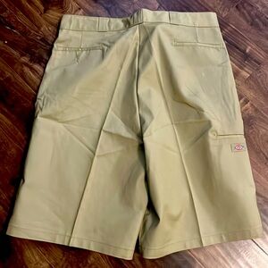 Dickies loose fit shorts